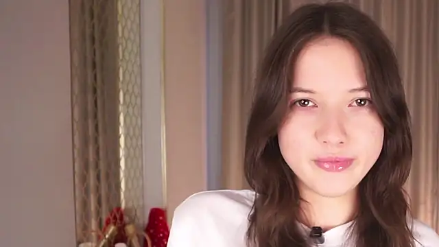 JulissaSham online show from May 19, 2026, 12:44 pm