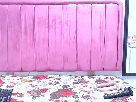 AmberDiamondMMXXX online show from June 3, 2026, 2:33 pm