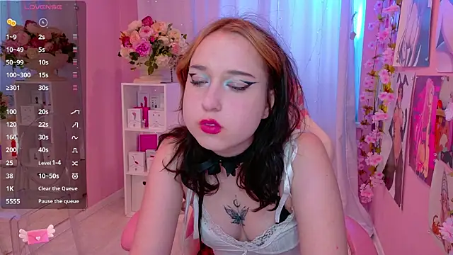 Oksi Koxy online show from July 4, 2026, 12:11 pm