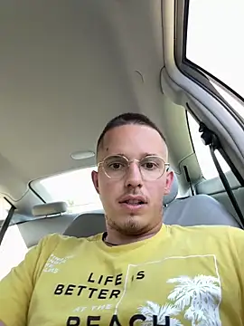Gio232 online show from June 17, 2026, 2:18 pm