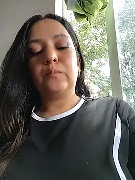 Snapshot of Meganmeow1 chatting on July 22, 2026, 8:33 pm Meganmeow1 online show from July 22, 2026, 8:33 pm
