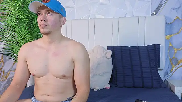 Snapshot of mily_and_mateo chatting on July 5, 2026, 5:25 am mily and mateo online show from July 5, 2026, 5:25 am