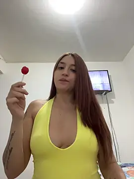 EsmeraldaMidnight online show from June 10, 2026, 6:34 am
