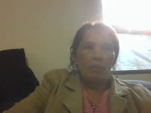 Snapshot of momshe2026 chatting on May 25, 2026, 8:53 am momshe2026 online show from May 25, 2026, 8:53 am