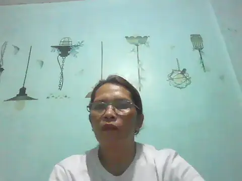 Snapshot of momshe2026 chatting on June 16, 2026, 2:30 pm momshe2026 online show from June 16, 2026, 2:30 pm