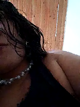 Snapshot of Perla-stone1 chatting on June 20, 2026, 8:33 pm Perla-stone1 online show from June 20, 2026, 8:33 pm