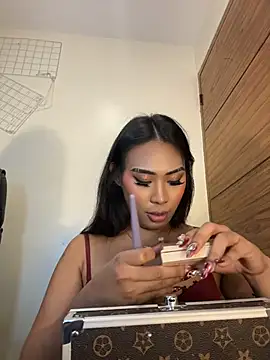 hugecock tamira online show from June 26, 2026, 5:06 pm