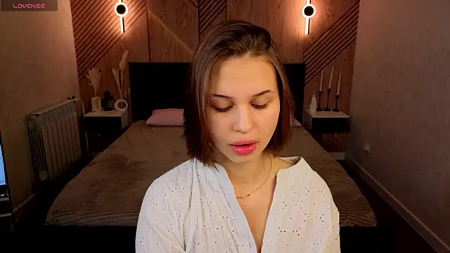 Annie Kitss online show from June 2, 2026, 1:07 am