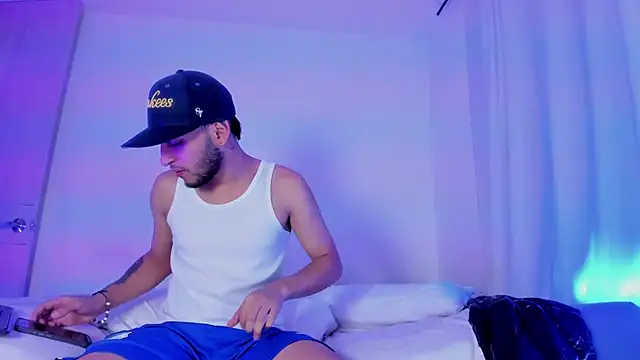 Snapshot of _Kevin_xxx chatting on September 21, 2025, 5:42 am  Kevin xxx online show from September 21, 2025, 5:42 am