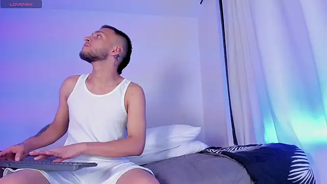  Kevin xxx online show from November 25, 2025, 4:56 am