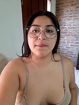 morena95  online show from June 6, 2026, 8:24 pm