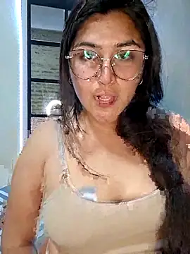 morena95  online show from June 13, 2026, 8:51 pm
