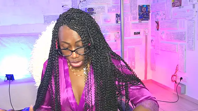 naomicampbi online show from May 22, 2026, 8:42 am
