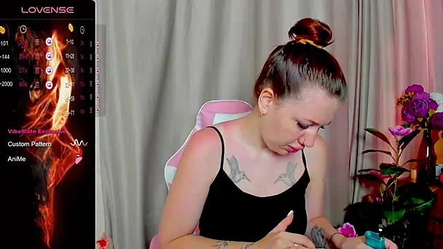 Snapshot of Arya_Curves chatting on July 3, 2026, 1:56 am Arya Curves online show from July 3, 2026, 1:56 am