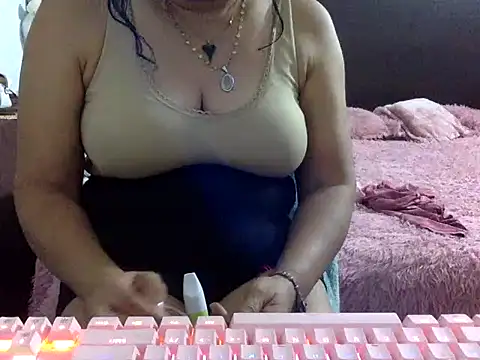 mommy-flabia online show from June 11, 2026, 2:53 am