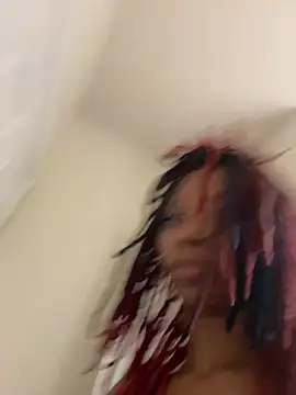 Lunablueee online show from June 10, 2026, 2:49 pm