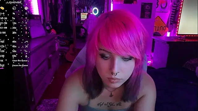 Snapshot of Goth_Violet chatting on May 21, 2026, 2:40 am Goth Violet online show from May 21, 2026, 2:40 am