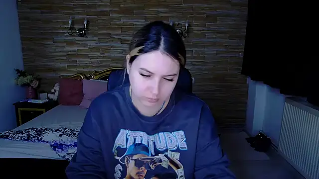 MiraHaze online show from December 23, 2024, 3:50 am