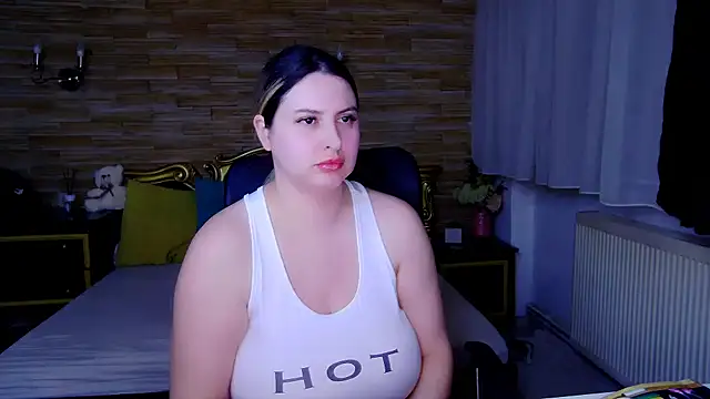 MiraHaze online show from February 12, 2025, 6:51 pm