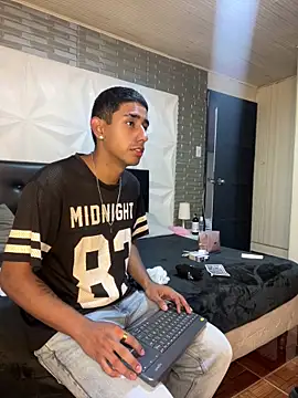 Snapshot of Isaak_Salomee chatting on June 11, 2026, 12:25 pm Isaak Salomee online show from June 11, 2026, 12:25 pm