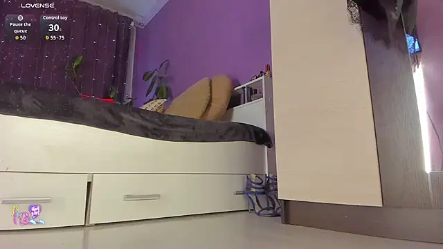 NicolePepper online show from April 23, 2026, 1:40 am