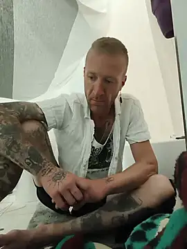 Bottomkinktwink online show from May 21, 2026, 7:48 am