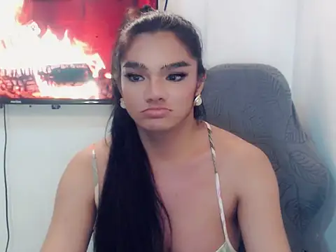HollyFoxy69 online show from May 21, 2026, 12:45 pm