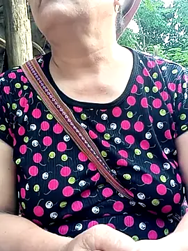 Snapshot of Bong_sexy chatting on June 5, 2026, 11:21 pm Bong sexy online show from June 5, 2026, 11:21 pm