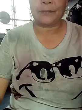 Snapshot of Bong_sexy chatting on June 7, 2026, 2:37 am Bong sexy online show from June 7, 2026, 2:37 am