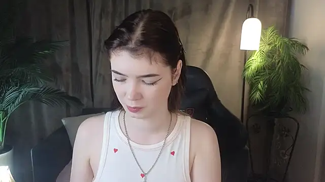 MelissaMay   online show from May 22, 2026, 10:15 pm