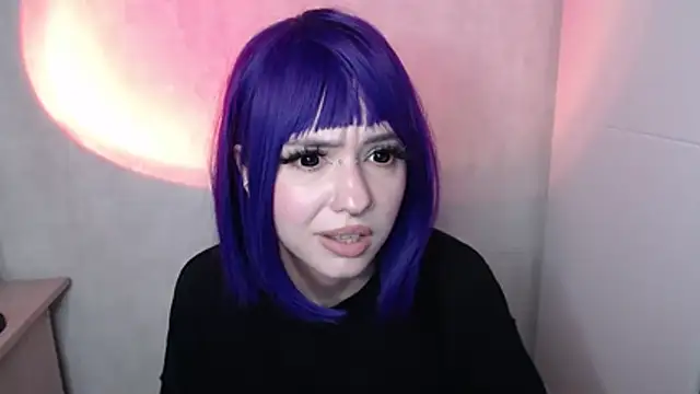 YunaLeaf online show from August 5, 2026, 8:55 pm