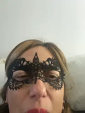 lulupiecitosamor online show from June 26, 2026, 3:27 pm