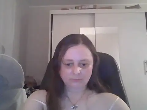 Snapshot of TaylorLovely chatting on June 27, 2026, 8:03 pm TaylorLovely online show from June 27, 2026, 8:03 pm