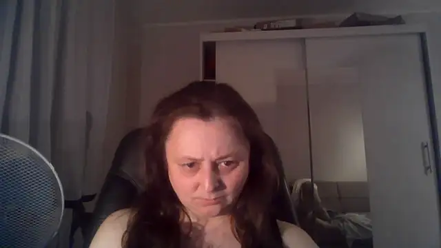 Snapshot of TaylorLovely chatting on July 22, 2026, 8:11 pm TaylorLovely online show from July 22, 2026, 8:11 pm