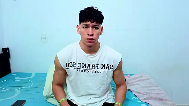 Snapshot of Luke_Muscle chatting on June 10, 2026, 3:11 pm Luke Muscle online show from June 10, 2026, 3:11 pm