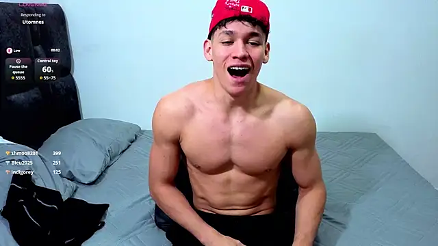 Snapshot of Luke_Muscle chatting on July 2, 2026, 11:22 pm Luke Muscle online show from July 2, 2026, 11:22 pm