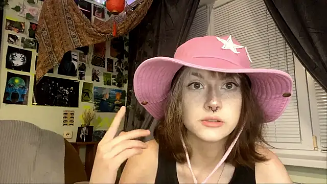 YourFavoriteAltgirl online show from May 21, 2026, 9:33 pm