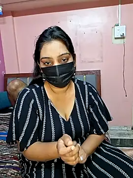 Hornyreshma online show from June 10, 2026, 10:14 am