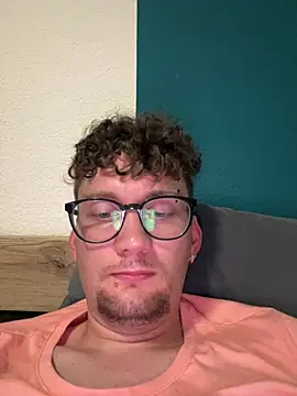 Stefan4513 online show from July 3, 2026, 6:58 pm