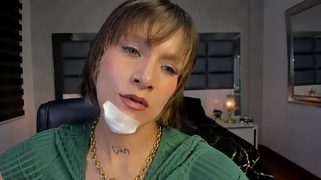 Snapshot of Mrs_Regina_clk chatting on July 21, 2026, 3:53 am Mrs Regina clk online show from July 21, 2026, 3:53 am