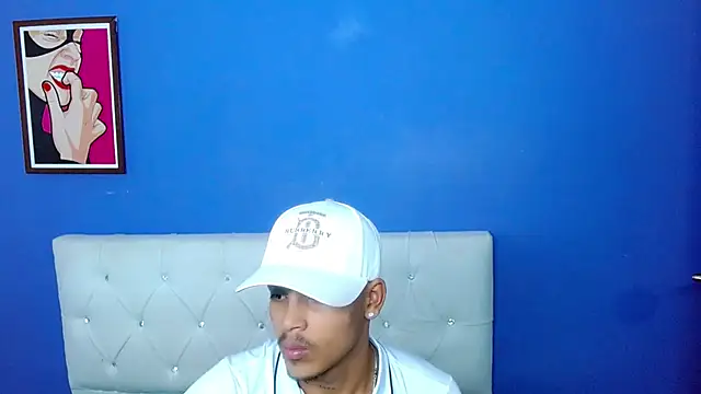 Angel foxc13 online show from June 7, 2026, 3:21 am
