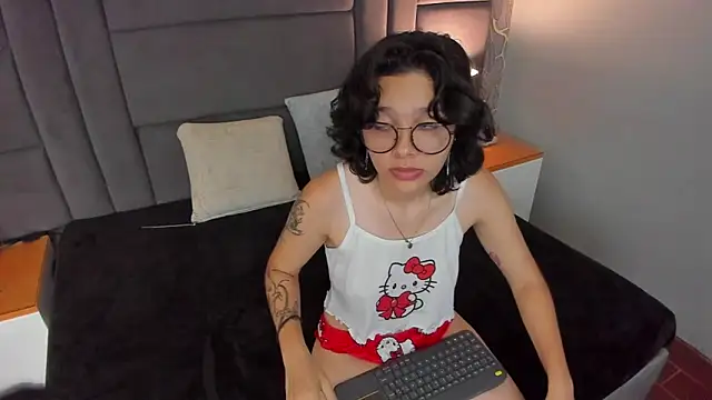scarleth blaze online show from June 19, 2026, 3:22 am