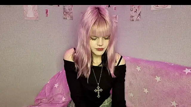 VelvetAlice online show from June 12, 2026, 9:25 pm