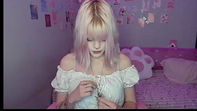 VelvetAlice online show from July 11, 2026, 8:55 pm