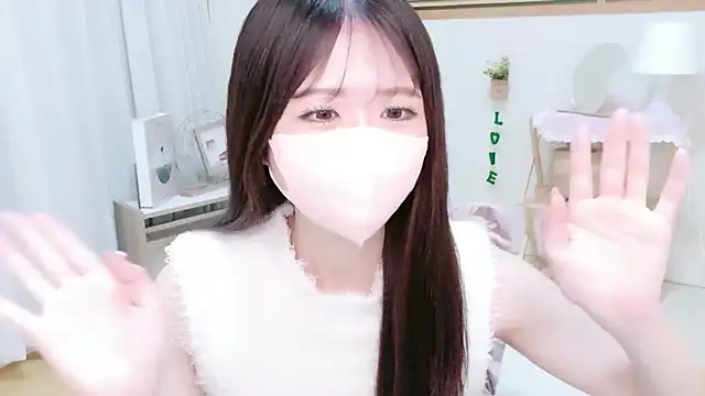 Snapshot of Yuinyaaa chatting on June 30, 2026, 7:42 am Yuinyaaa online show from June 30, 2026, 7:42 am