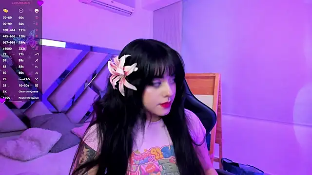 Elena Tylor online show from June 11, 2026, 8:51 pm