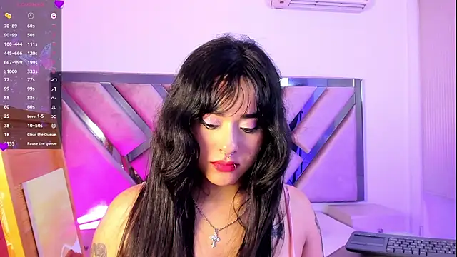 Elena Tylor online show from June 14, 2026, 2:24 am