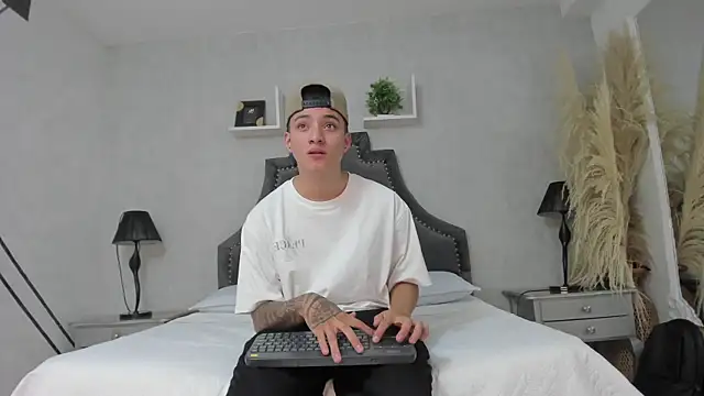 Snapshot of wesley_boyy_ chatting on May 23, 2026, 8:13 pm wesley boyy online show from May 23, 2026, 8:13 pm