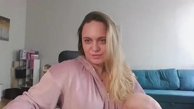 MyauAlice online show from June 1, 2026, 4:09 pm