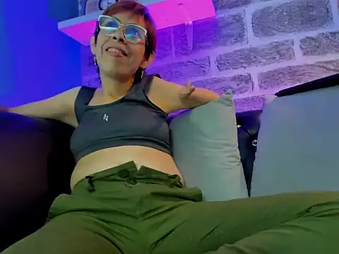 Madame mature1 online show from May 26, 2026, 11:23 pm